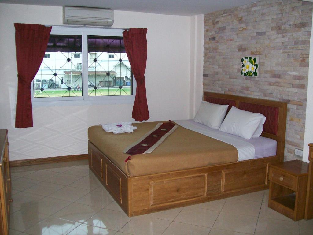 Chaiyapoon Inn Pattaya Exteriör bild