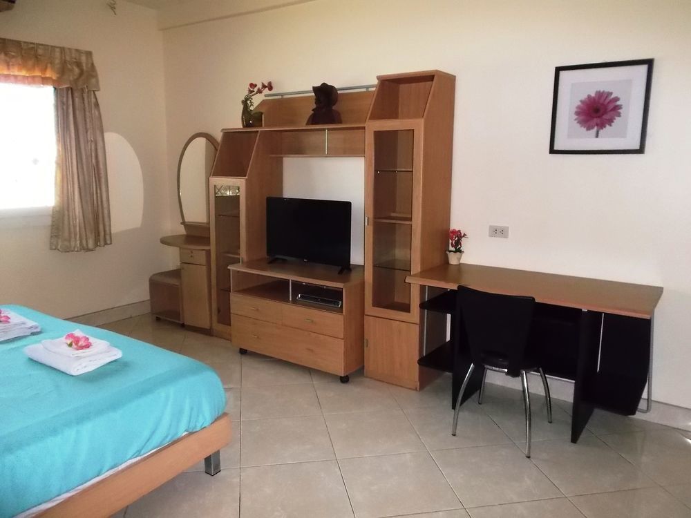 Chaiyapoon Inn Pattaya Exteriör bild