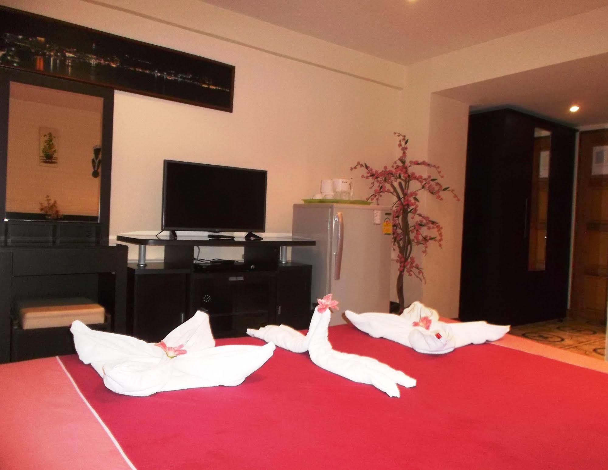 Chaiyapoon Inn Pattaya Exteriör bild