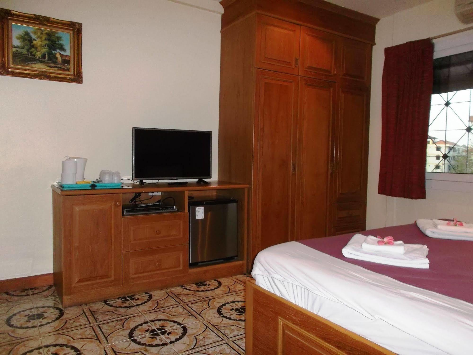 Chaiyapoon Inn Pattaya Exteriör bild