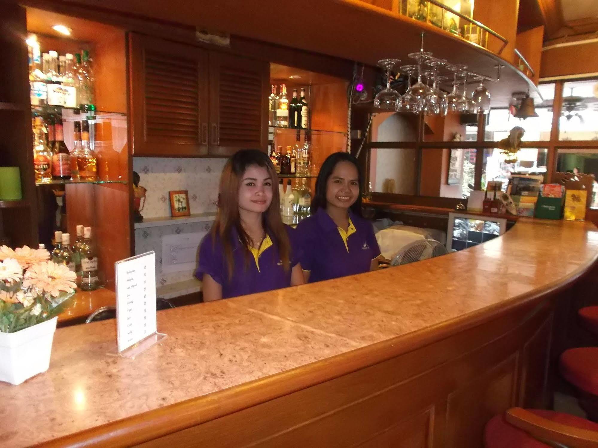 Chaiyapoon Inn Pattaya Exteriör bild