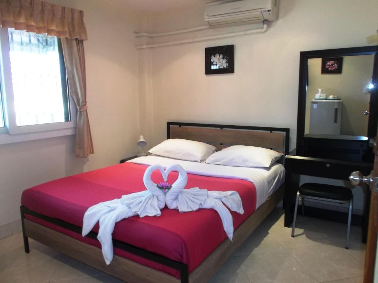 Chaiyapoon Inn Pattaya Exteriör bild